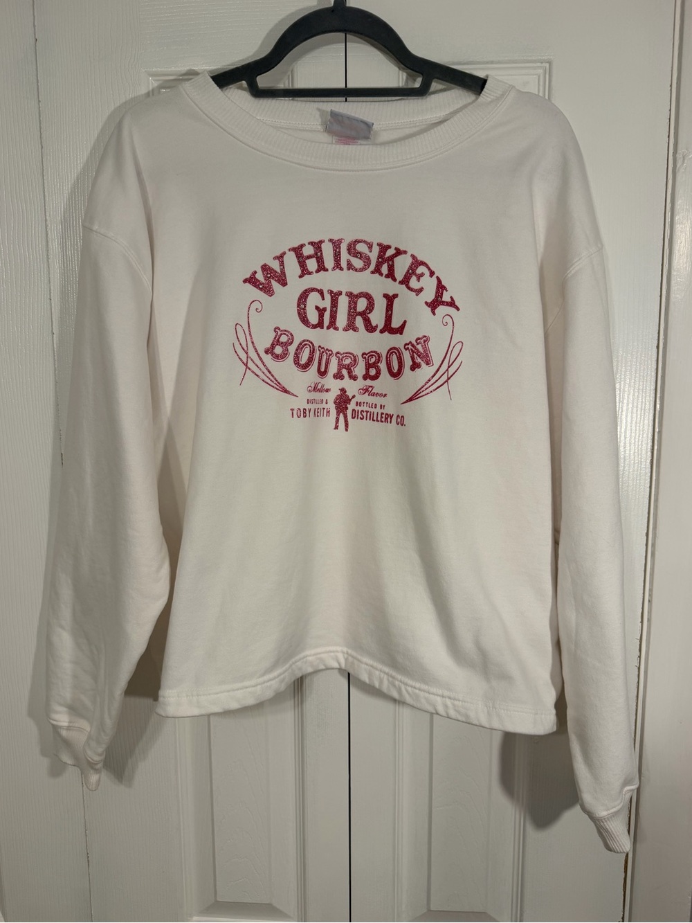 Toby Keith’s I Love This Bar & Grill Whiskey Girl Bourbon Sweatshirt 2XL White